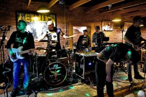 20250425 FOTO male LIVEband Retro Rock Pub MARTIN 22.JPG